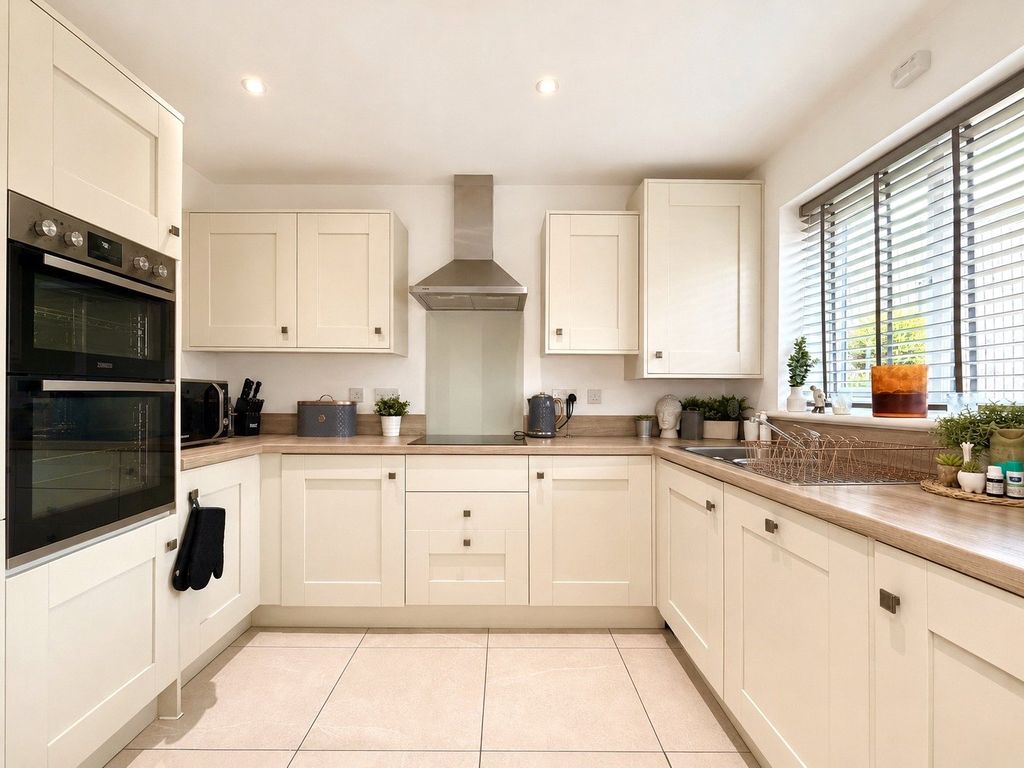 Property photo 3 of 21 Picture No. 02