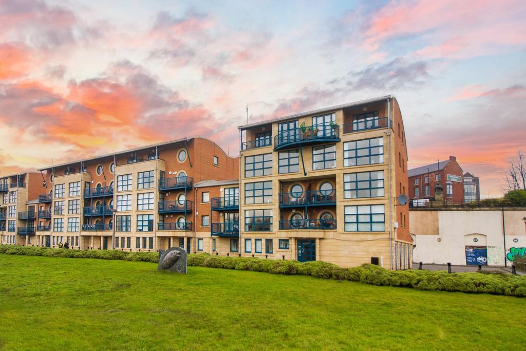 Property photo 1 of 11 Front External