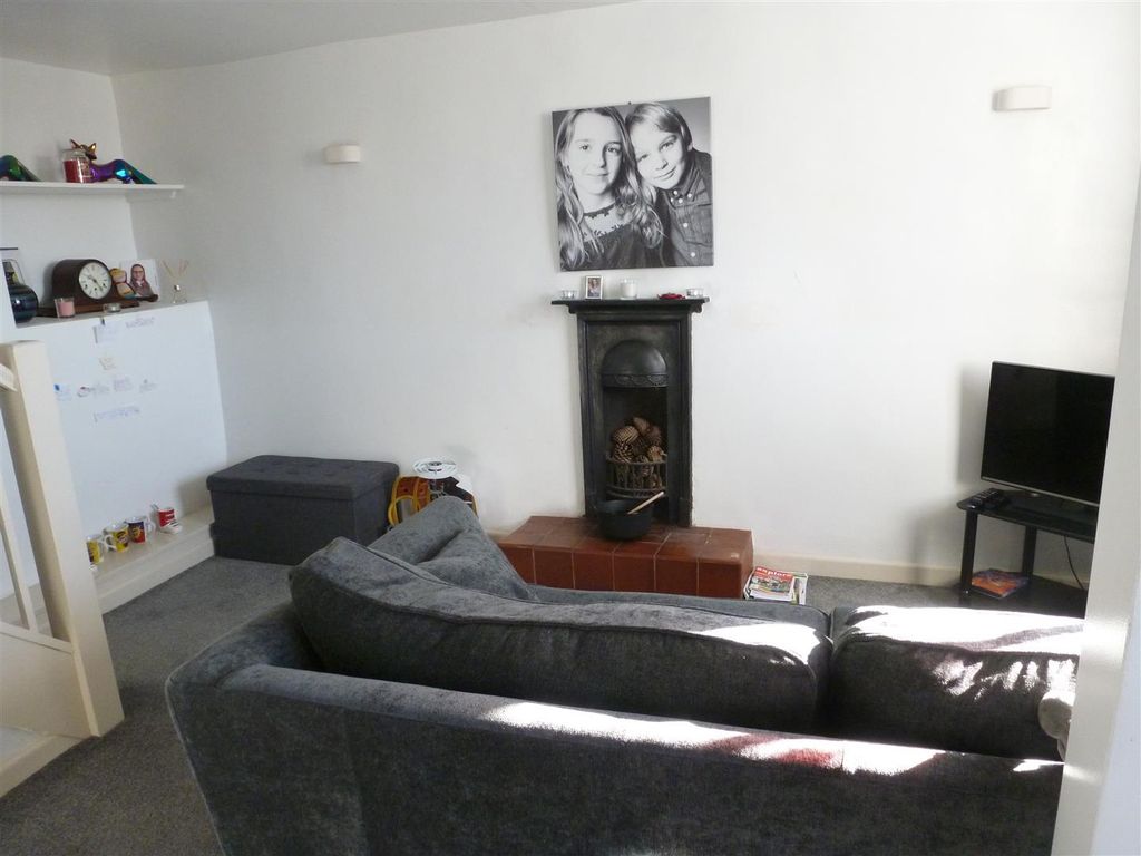 Property photo 3 of 16 P1050528.Jpg