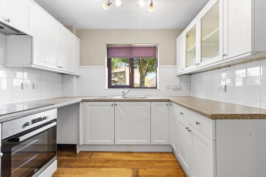 Property photo 2 of 21 Kitchen