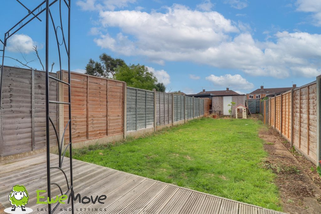 Property photo 3 of 8 Chesford Road By Ben Brind Ewemove Sales &amp; Letting