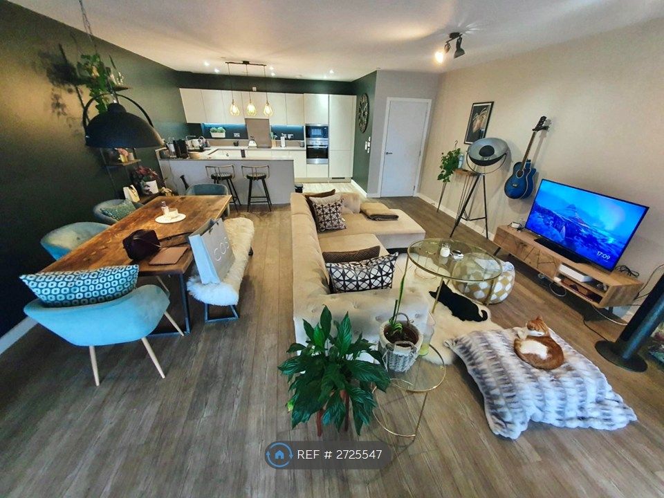 Property photo 2 of 21