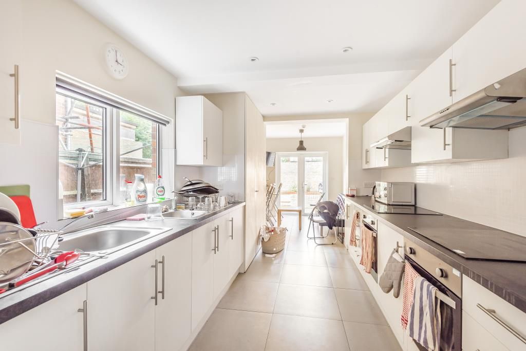 Property photo 2 of 8 Kitchen