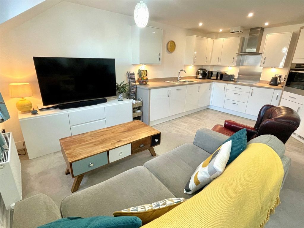 Property photo 2 of 17 Open Plan Living