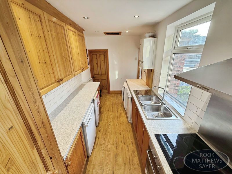 Property photo 2 of 8 Photo 7