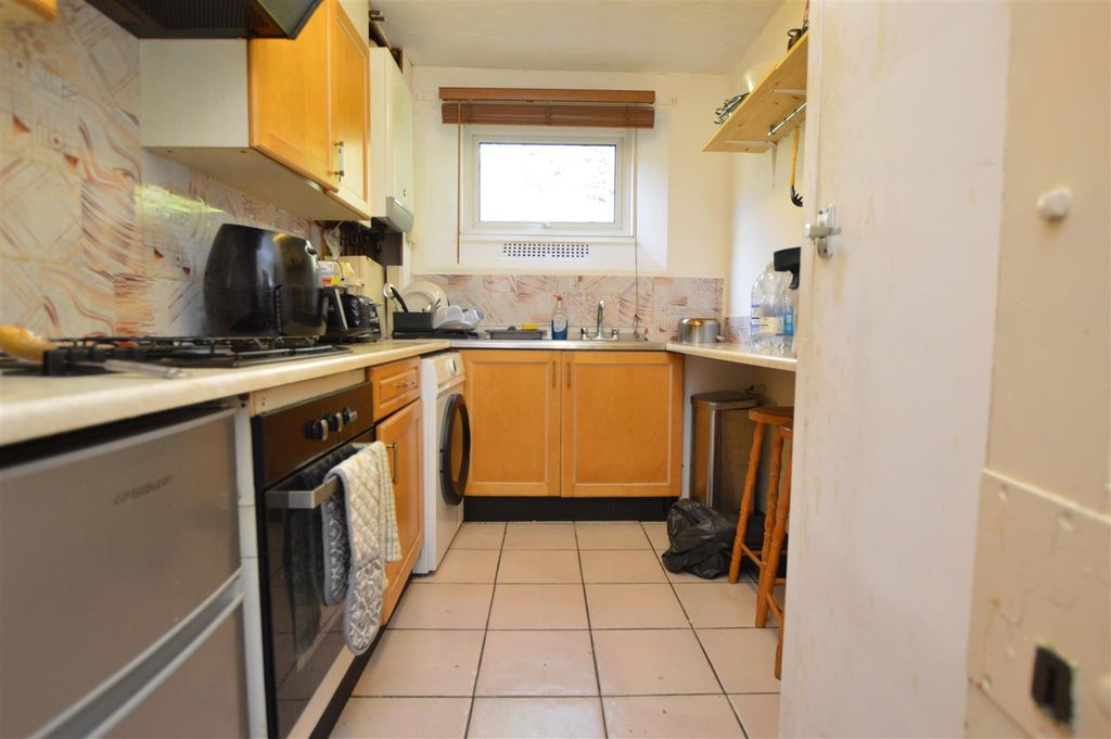 Property photo 2 of 3