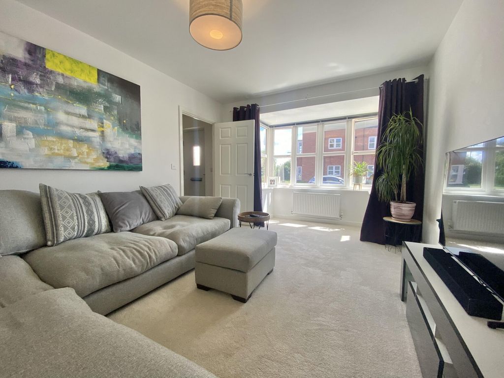 Property photo 2 of 10 Sitting Room