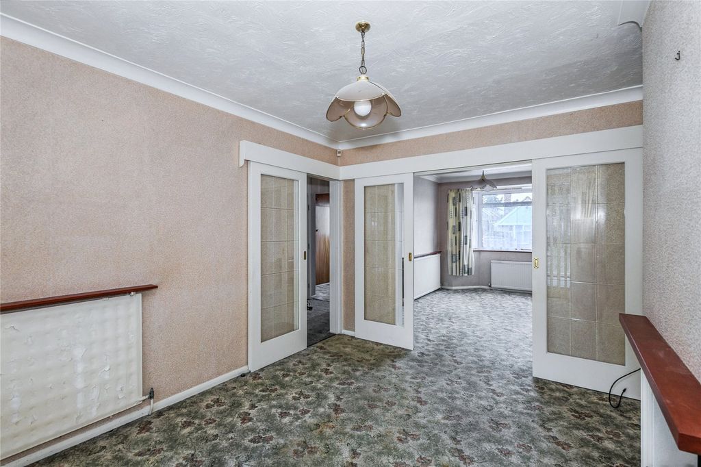 Property photo 3 of 14 Dining Room