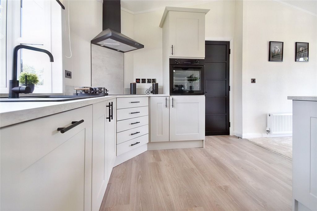 Property photo 2 of 23 Picture No. 06