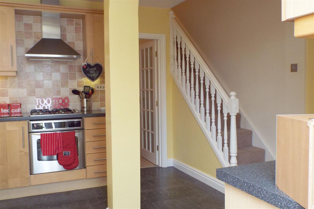 Property photo 3 of 10 Kit2.Jpg