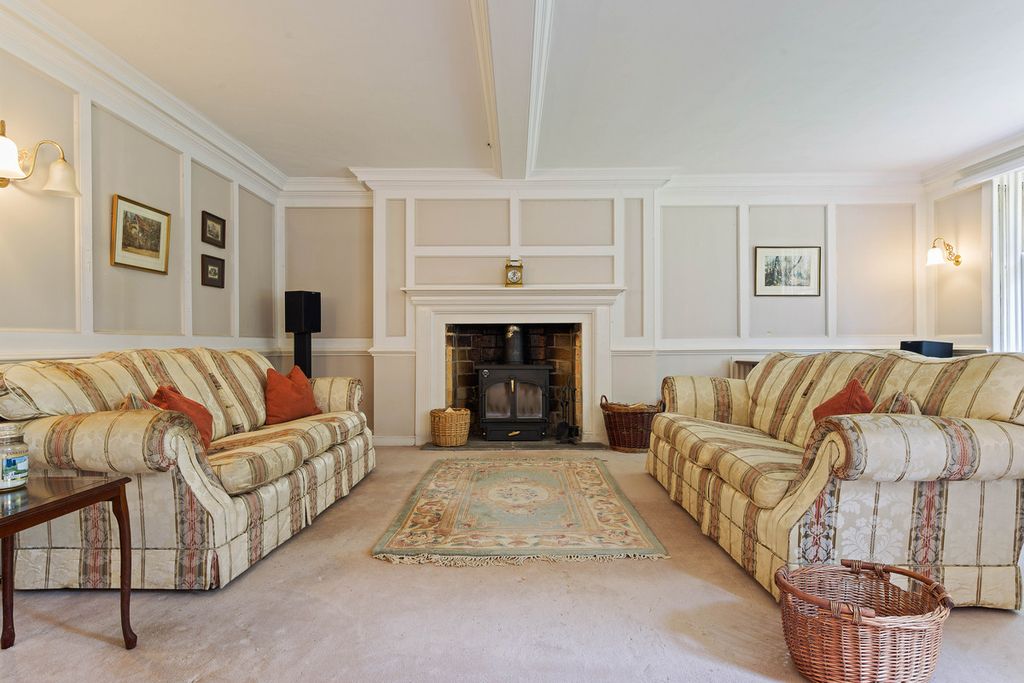 Property photo 3 of 33