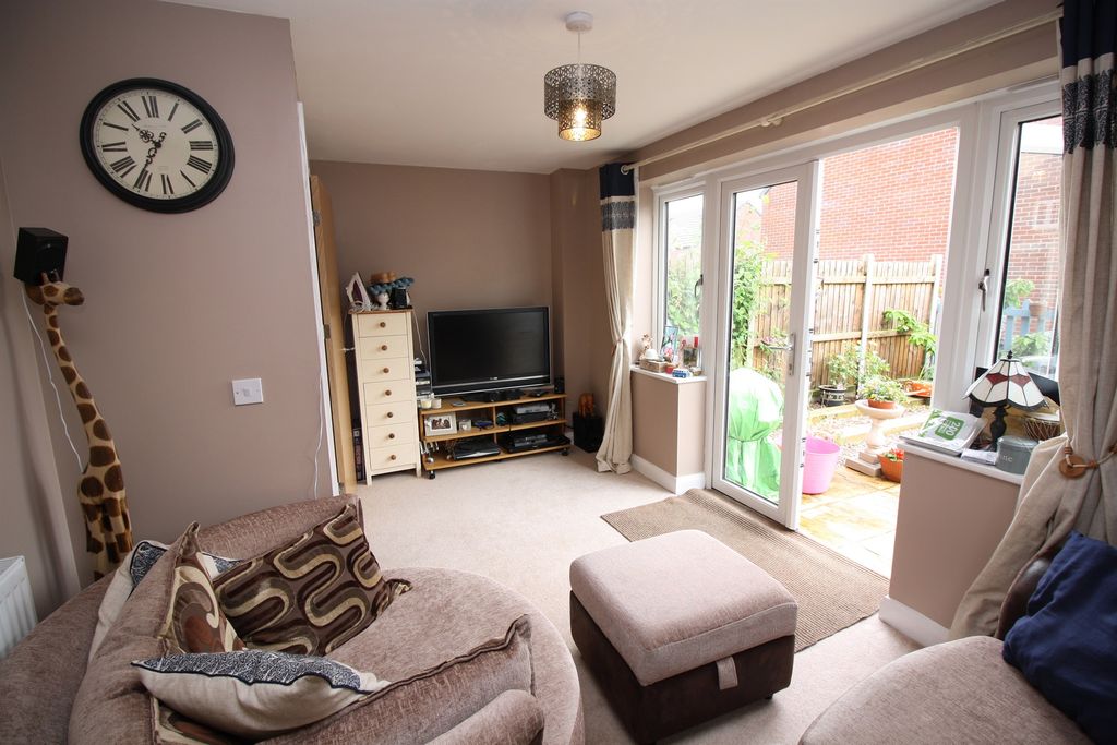 Property photo 2 of 9