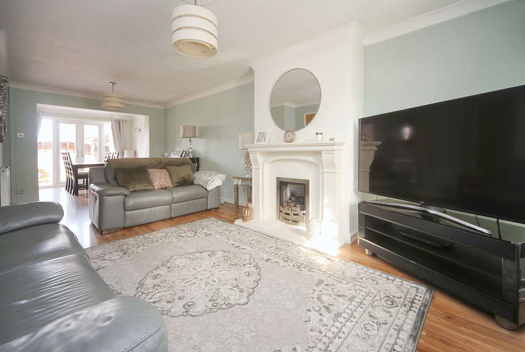 Property photo 2 of 24