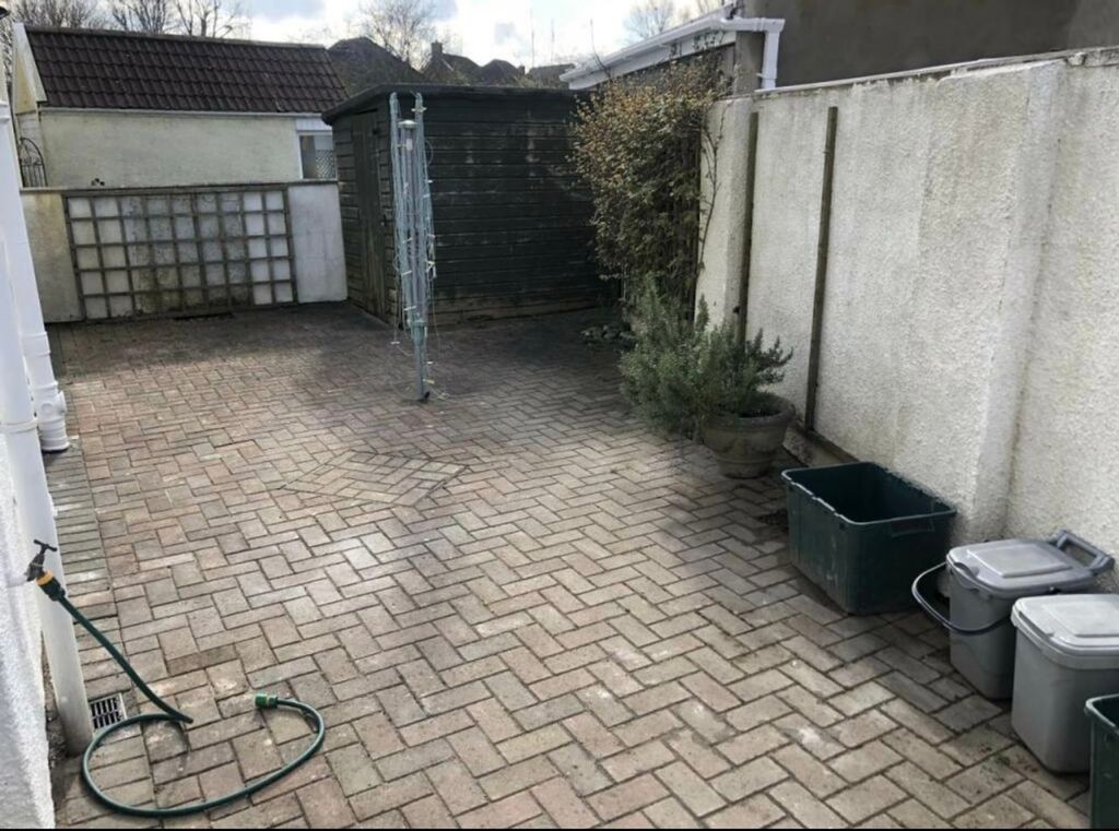 Property photo 3 of 13 A Spacious And Tidy Garden Area, Perfect For Relax...