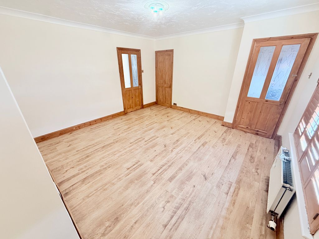 Property photo 2 of 9 Image