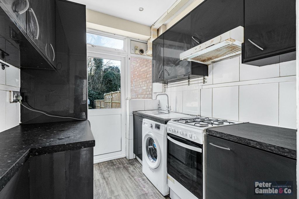 Property photo 3 of 23