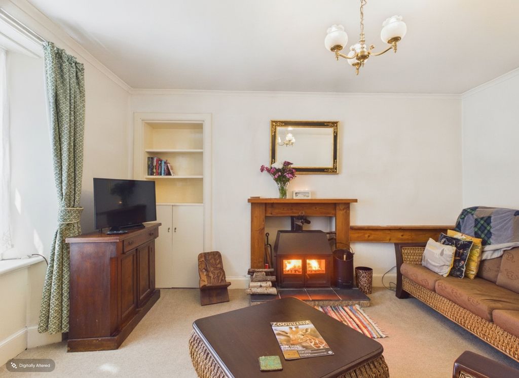 Property photo 3 of 44