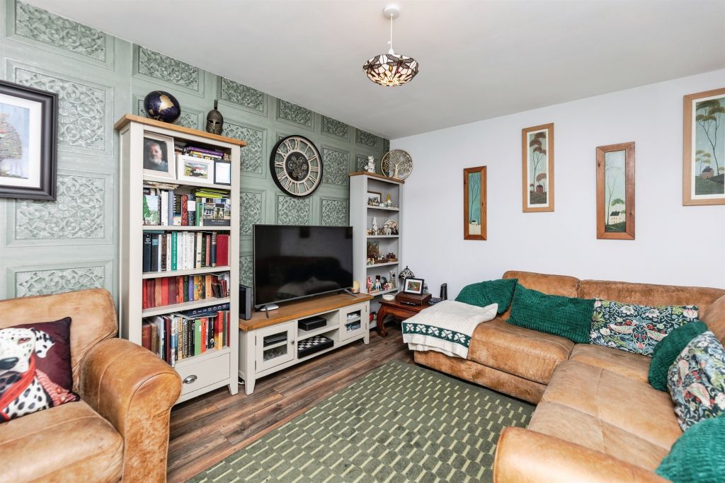 Property photo 3 of 17