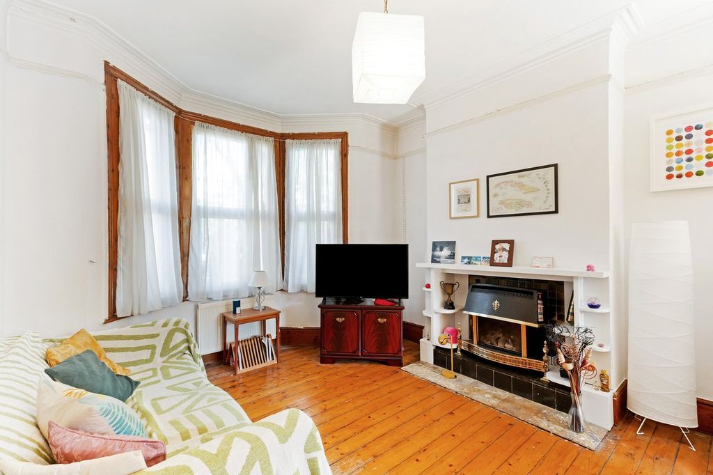 Property photo 2 of 17