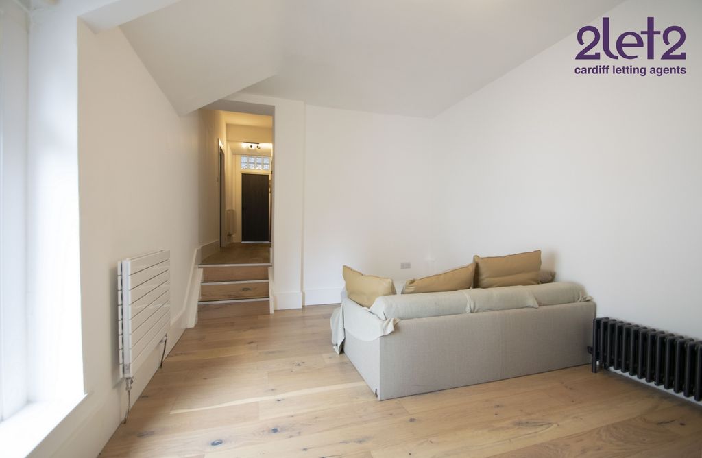 Property photo 1 of 11 Photo 7
