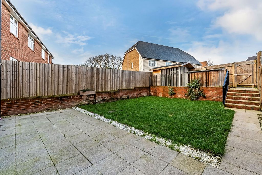 Property photo 3 of 35