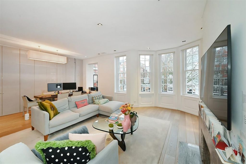 Property photo 3 of 15 3-8-Palace-Court (15).Jpg