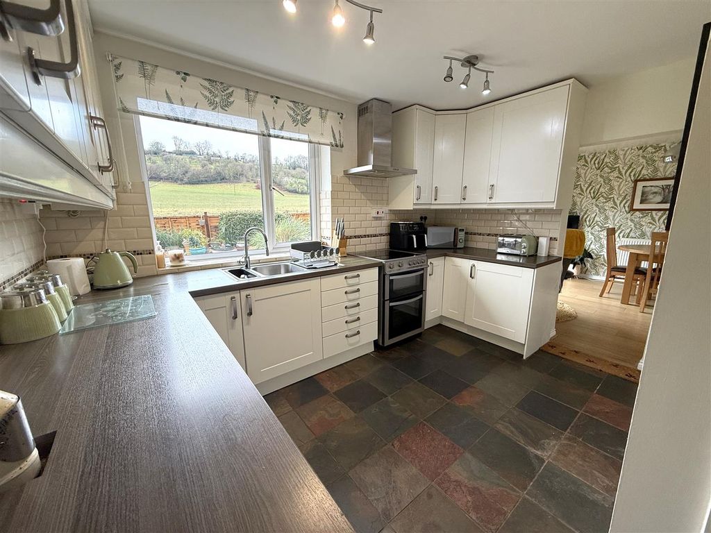 Property photo 3 of 30