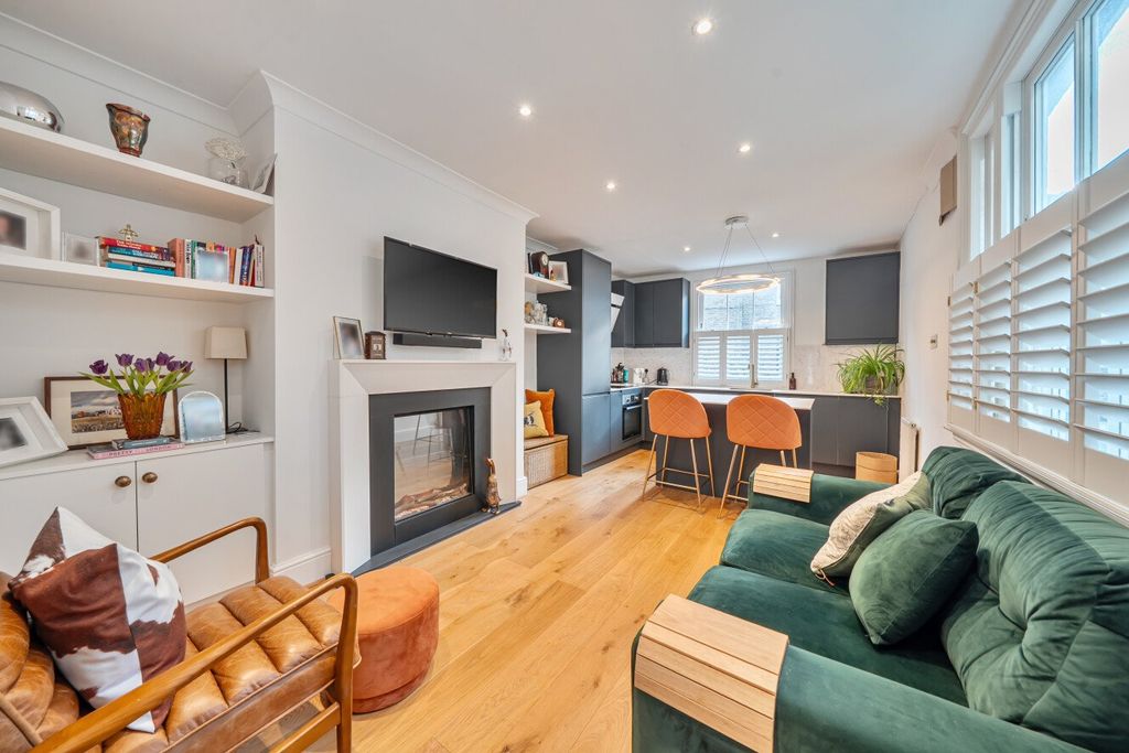 Property photo 3 of 21 Picture No. 15