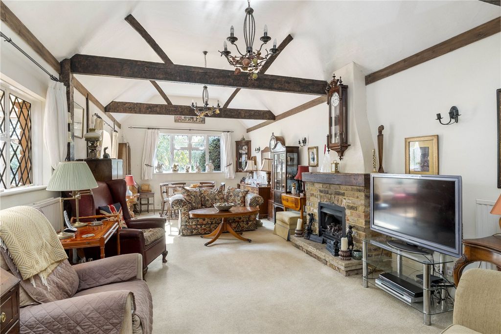 Property photo 2 of 18 Sitting/Dining Room