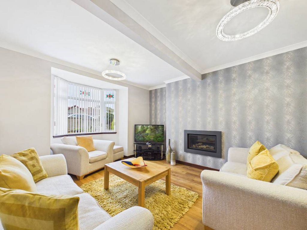 Property photo 2 of 37