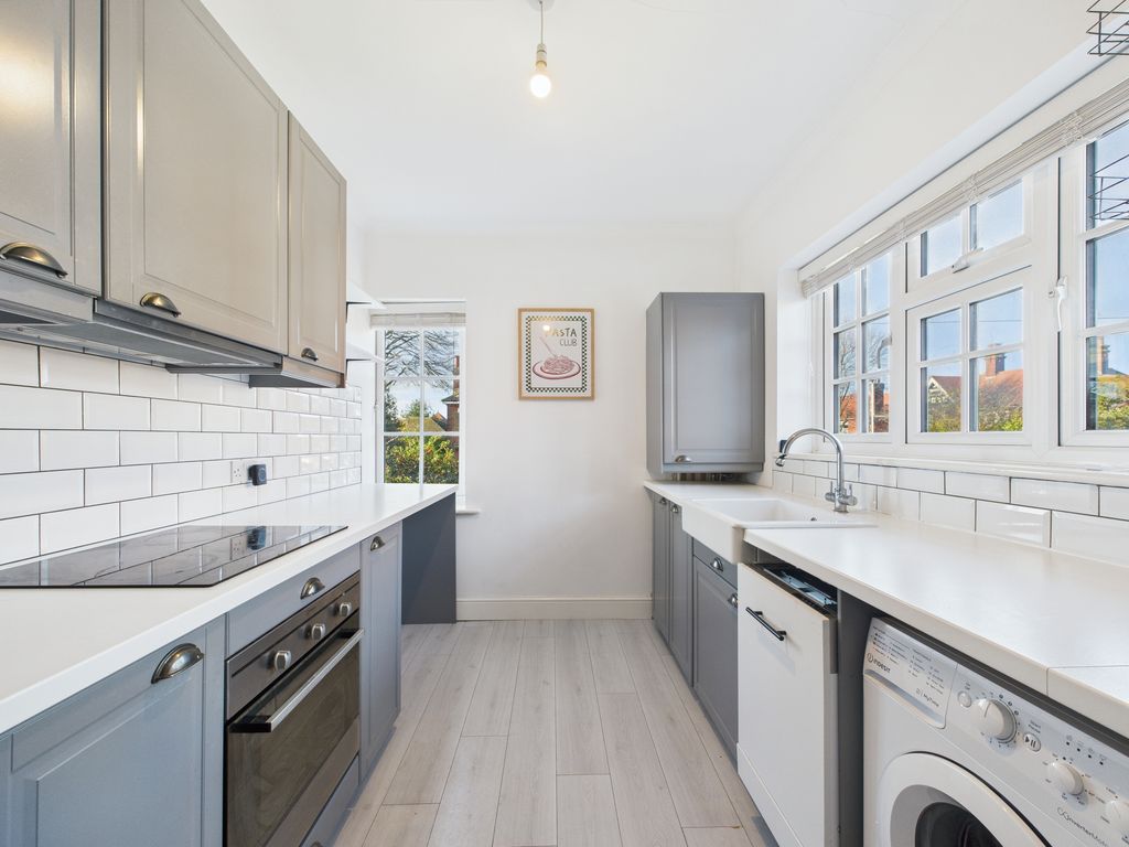 Property photo 2 of 6 Kitchen