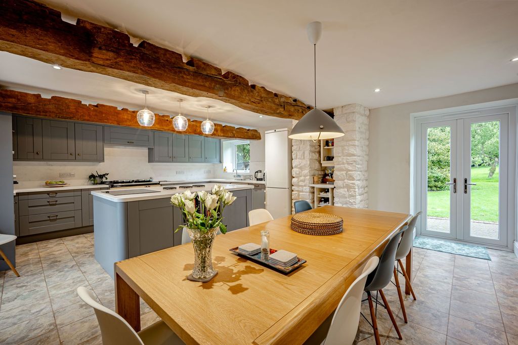 Property photo 2 of 44