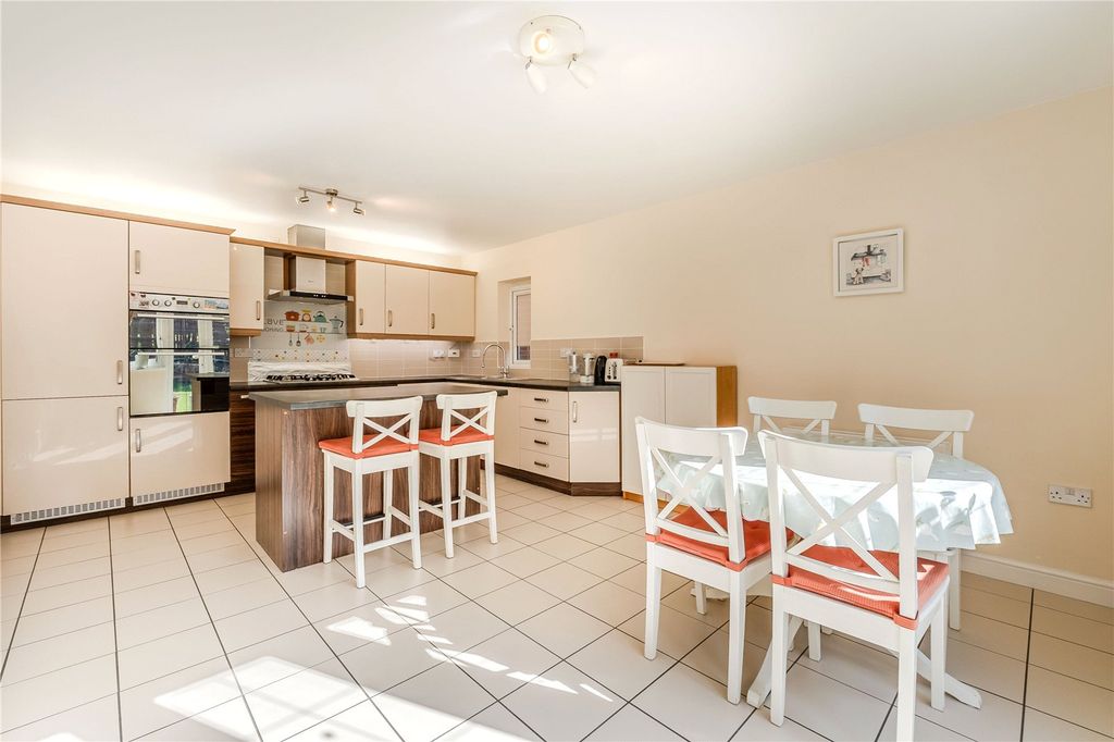 Property photo 3 of 27 Picture No. 18