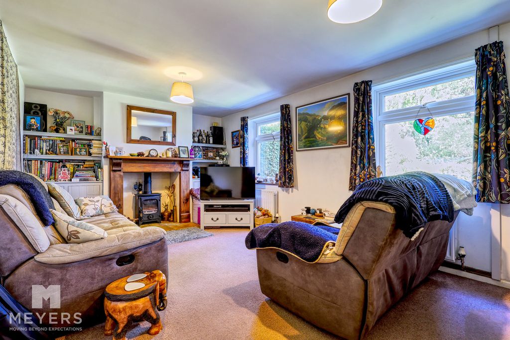 Property photo 2 of 28