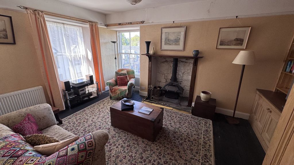 Property photo 3 of 10