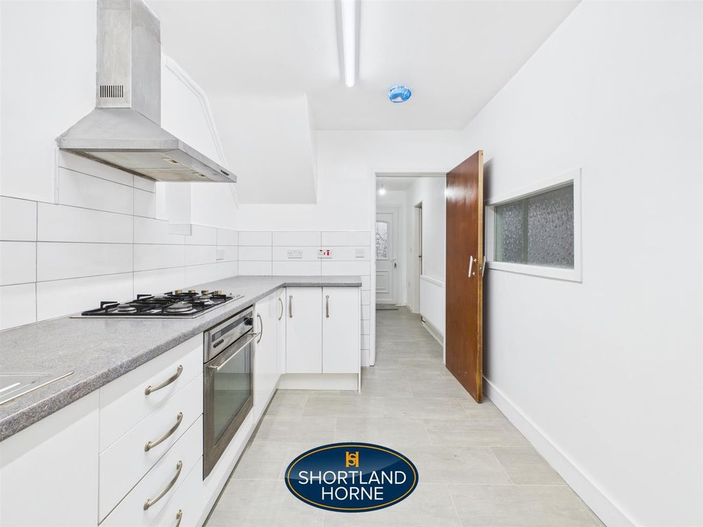 Property photo 3 of 12 Cam04377G0-Pr0088-Still007.Jpg