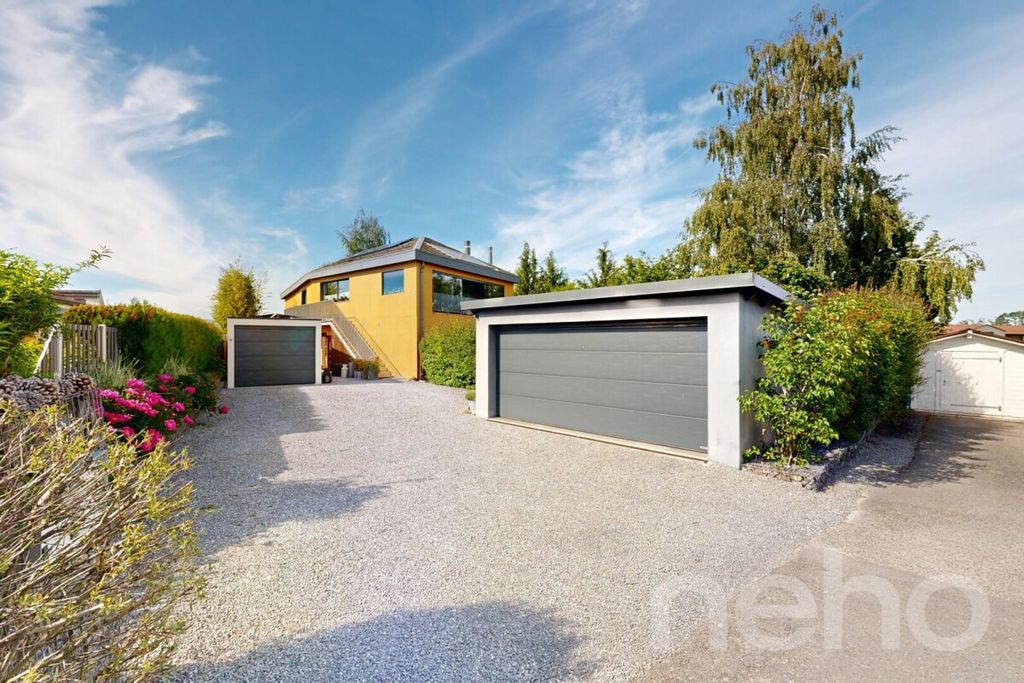 Property photo 1 of 13