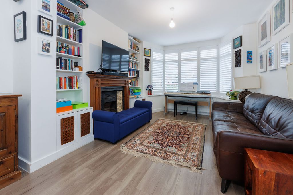 Property photo 2 of 30