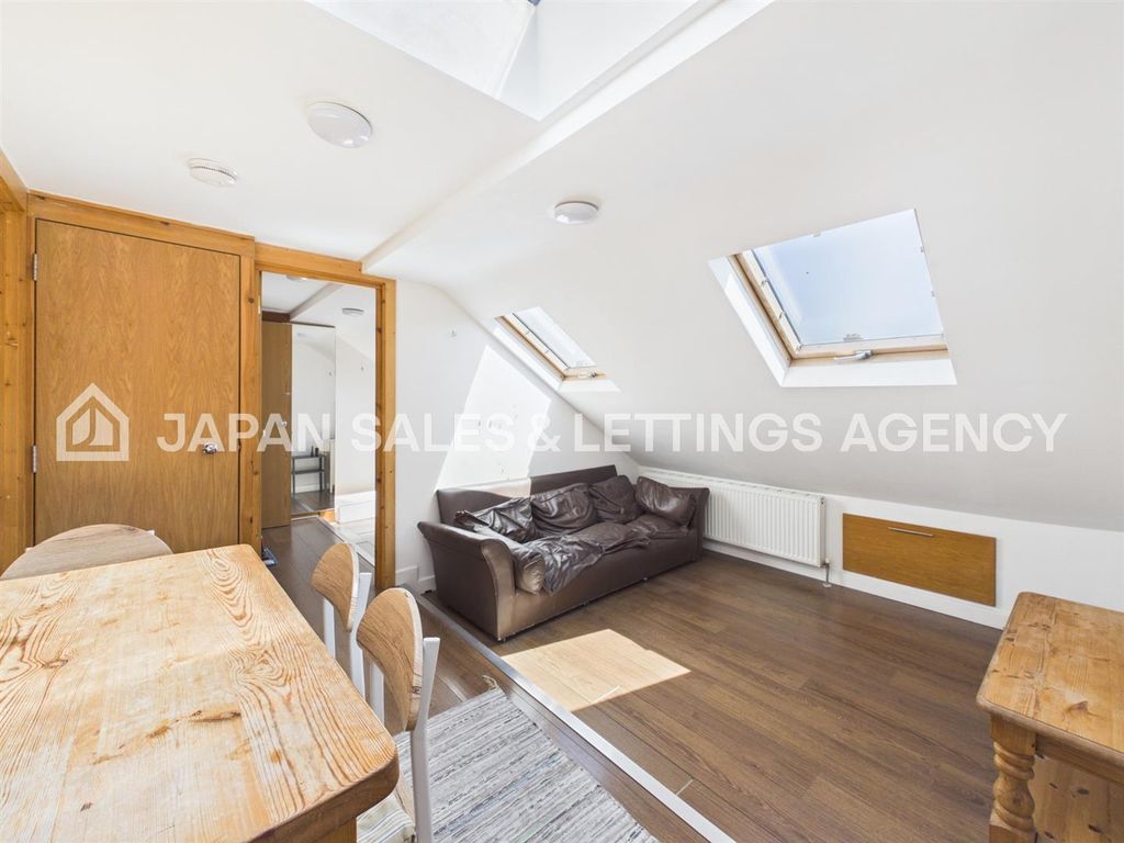 Property photo 2 of 7 Cam04401G0-Pr0152-Still003.Jpg