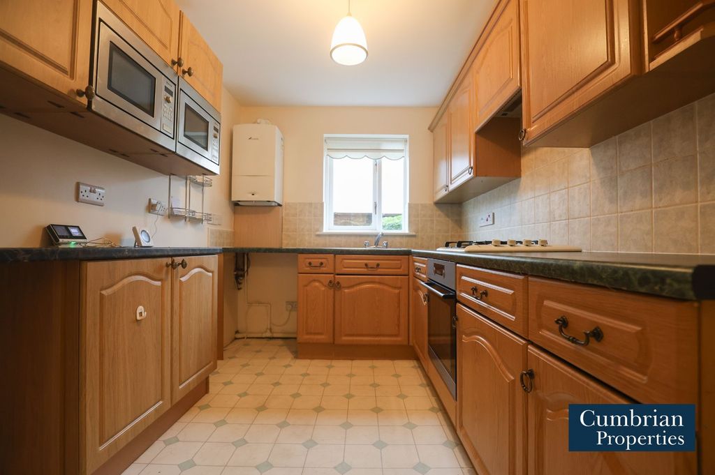 Property photo 2 of 11