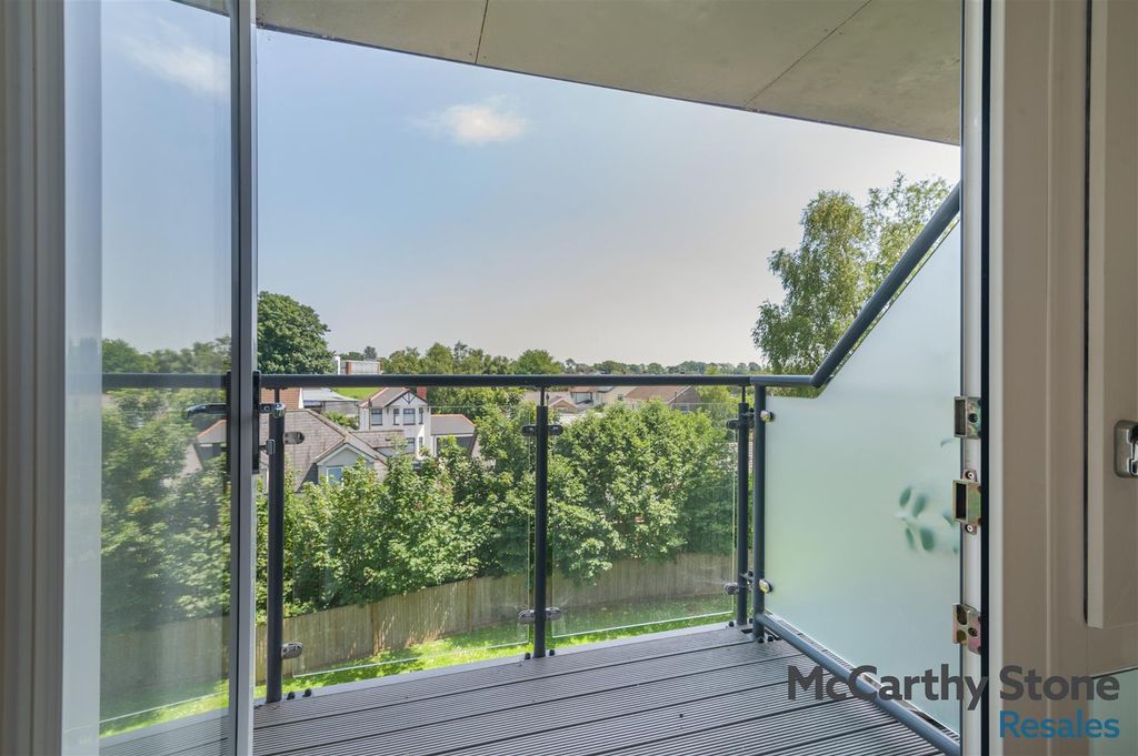 Property photo 2 of 25 8696218-Interior12.Jpg