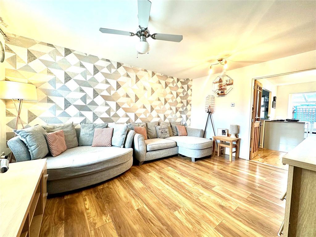 Property photo 2 of 15 Picture No. 14