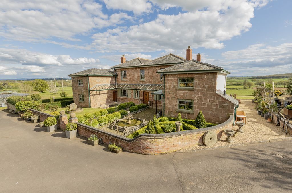Property photo 2 of 38