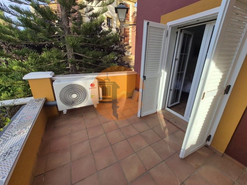 Property photo 3 of 39
