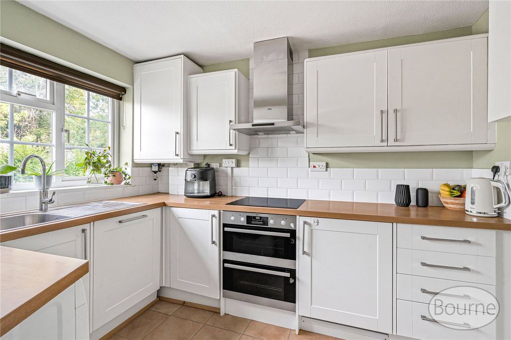 Property photo 2 of 26 Picture No. 34