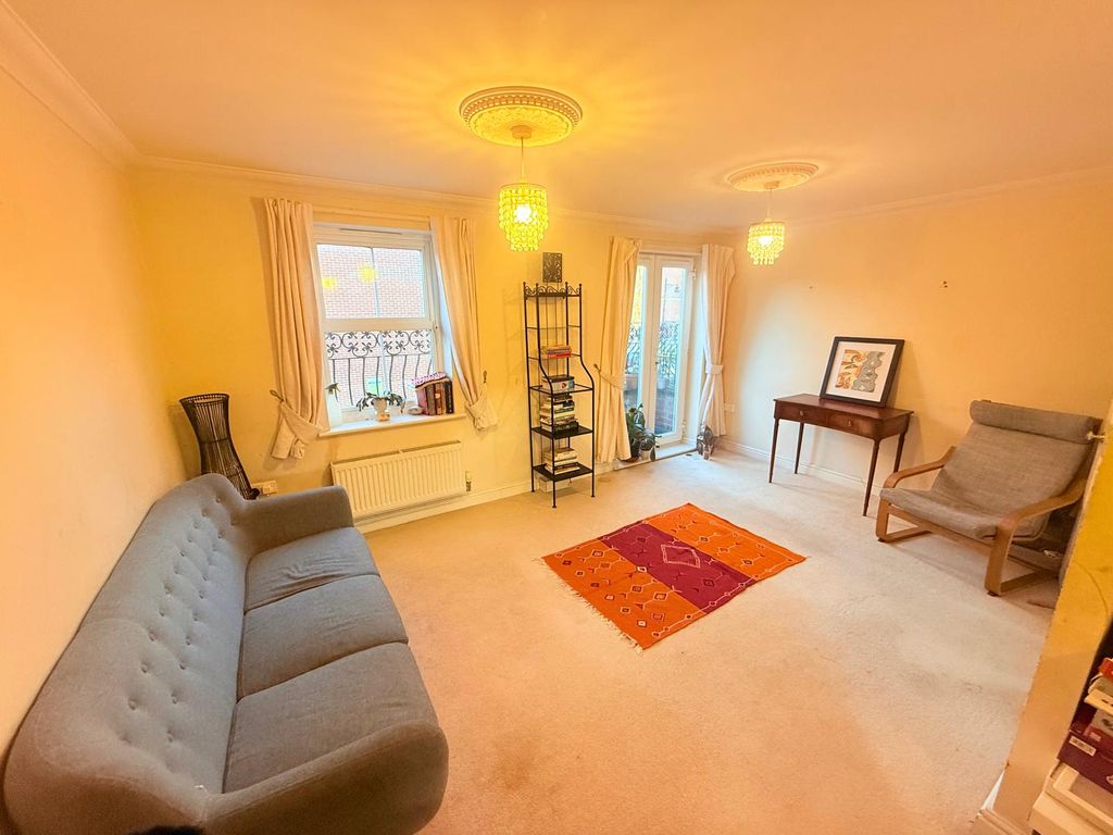 Property photo 3 of 18 Image