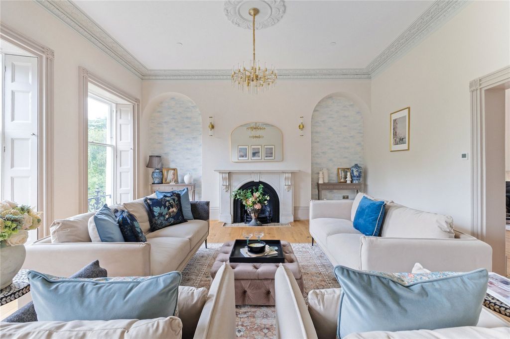 Property photo 3 of 34 Drawing Room