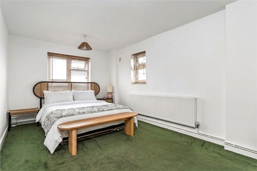 Property photo 2 of 9 Picture No. 18