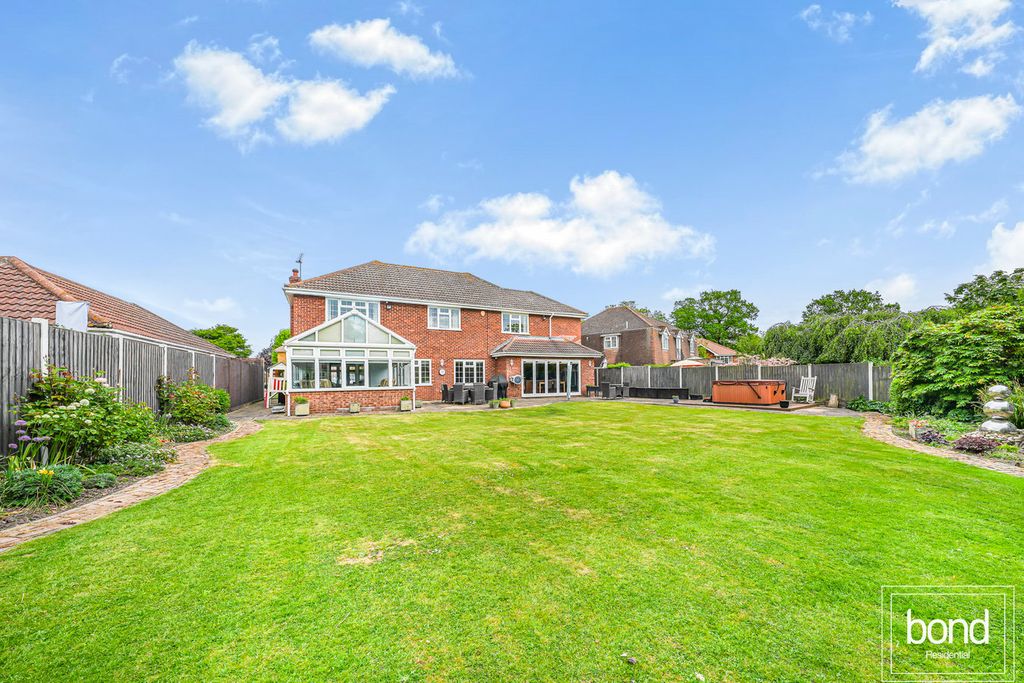 Property photo 2 of 25