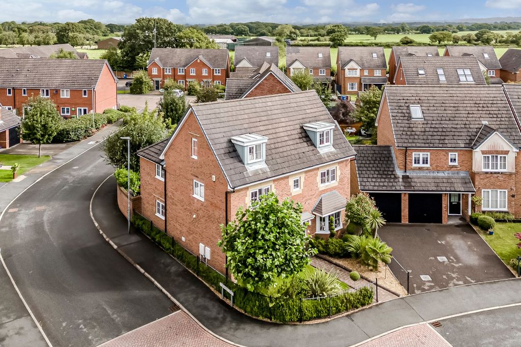 Property photo 1 of 57 Photo 22